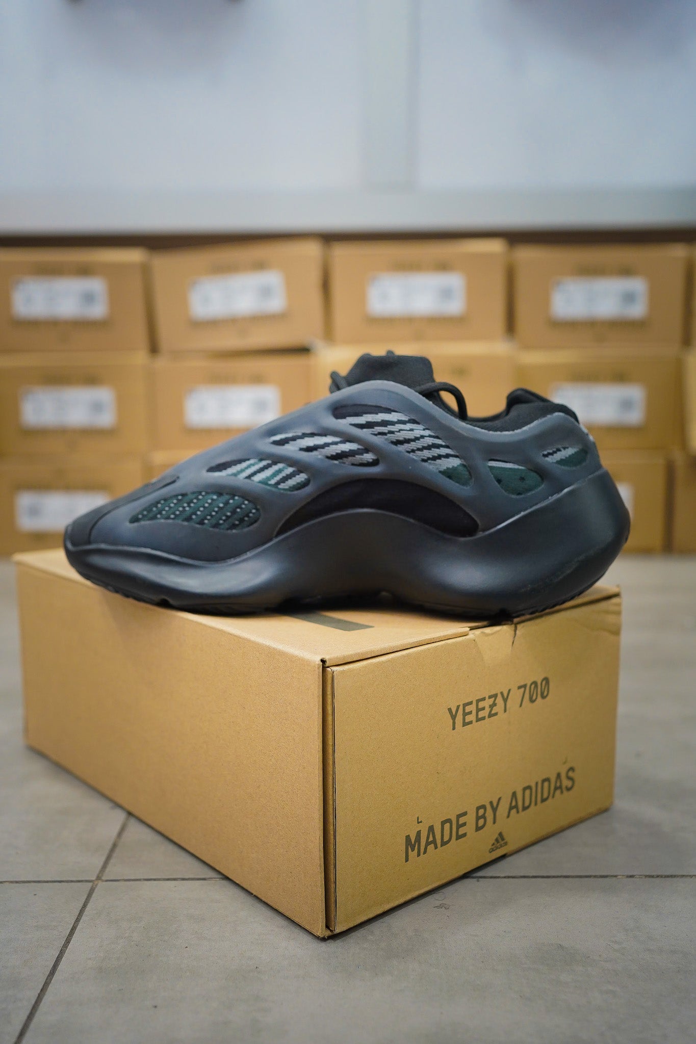 Yeezy 700 V3 Alvah
