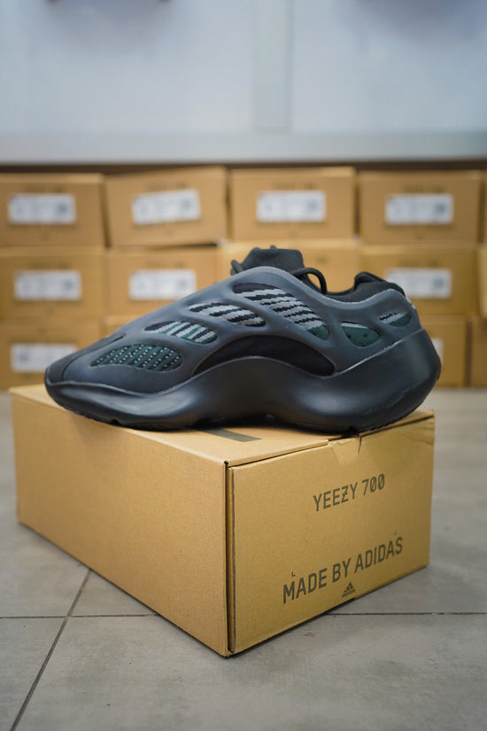 Yeezy 700 V3 Alvah